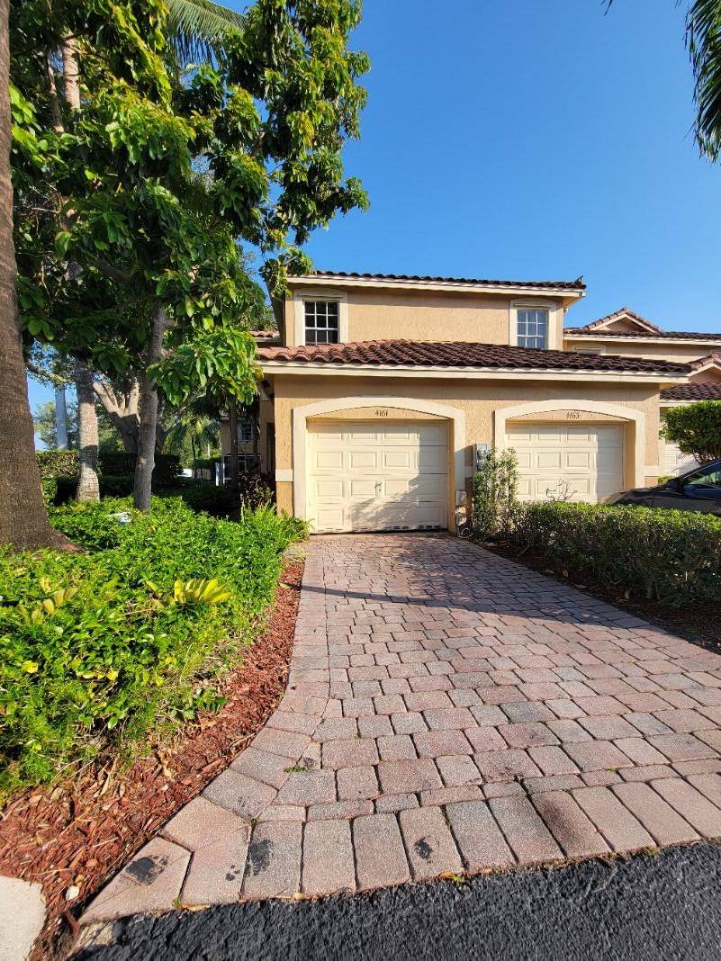 WOW ! CHARMING CORNER 3 BED 2.