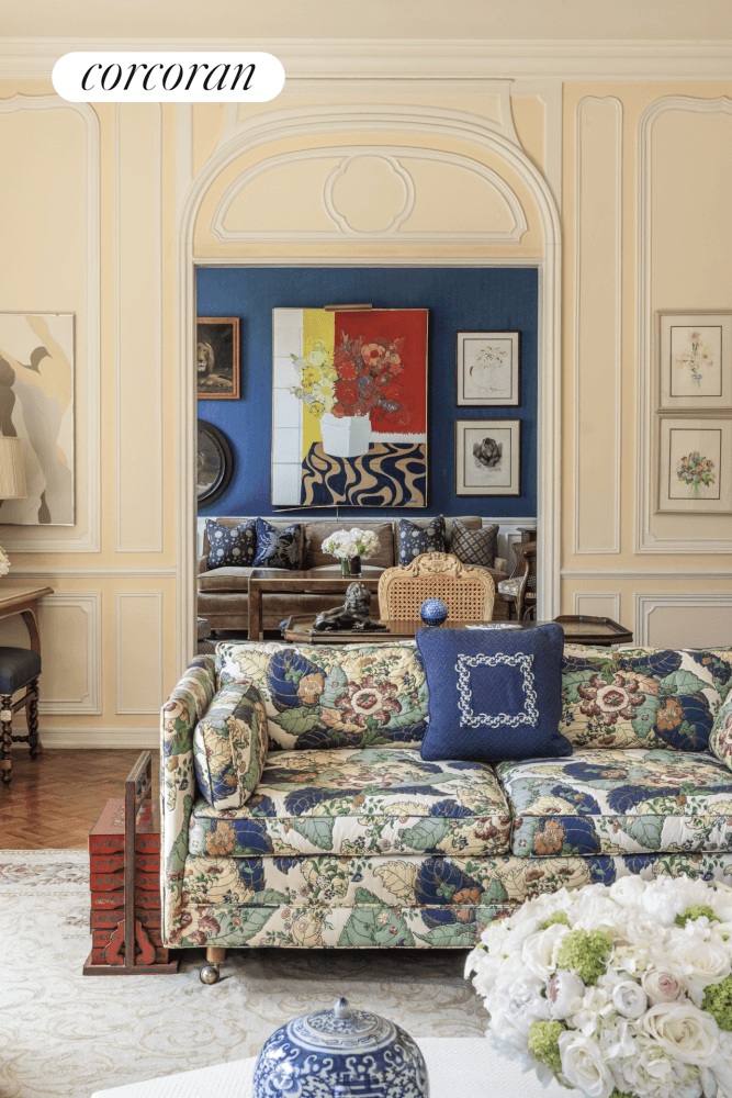 Located in The Verona, one of Manhattan's most distinguished white glove cooperatives, this grand and gracious four bedroom, four and a half bathroom residence presents a rare opportunity to create ...