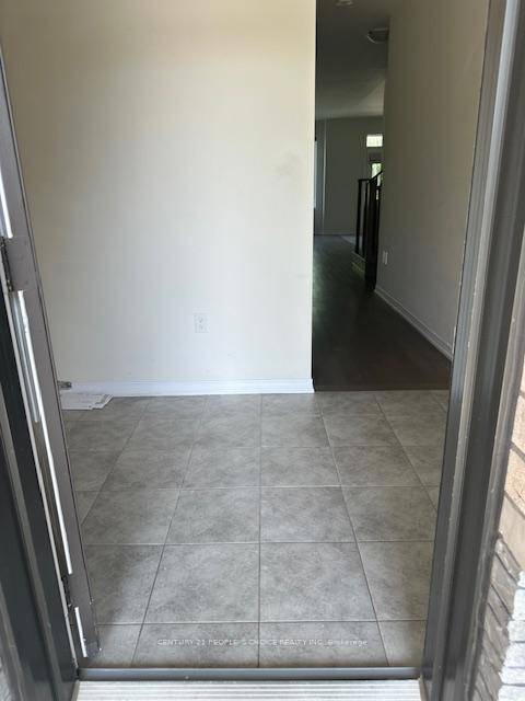Absolutely Gorgeous Townhouse In The Heart Of Niagara Falls.