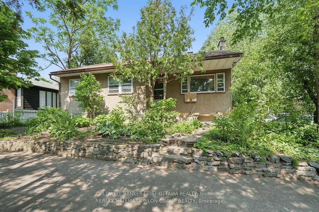 Main floor of a bungalow in great mature neighborhood in Cardinal Heights walking distance to the Blair LRT, Costco amp ; CSIS.