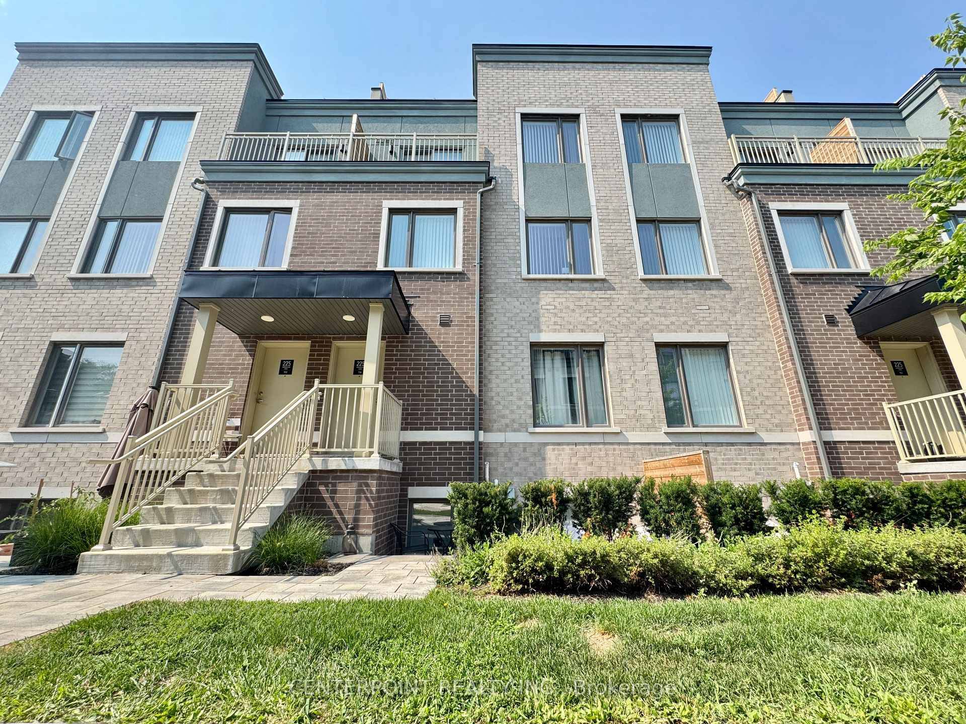 Welcome to this beautifully maintained townhome built by Menkes.