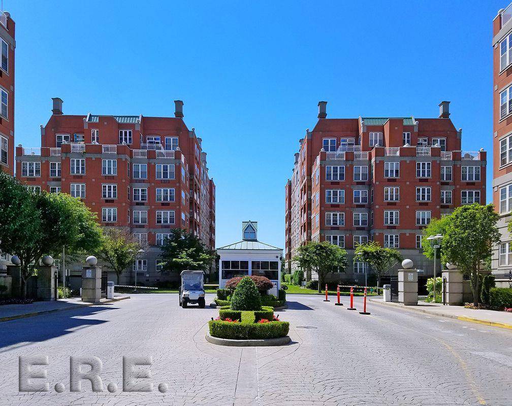 Luxury Oceana Condominium amp ; Club at 40 Oceana Drive.