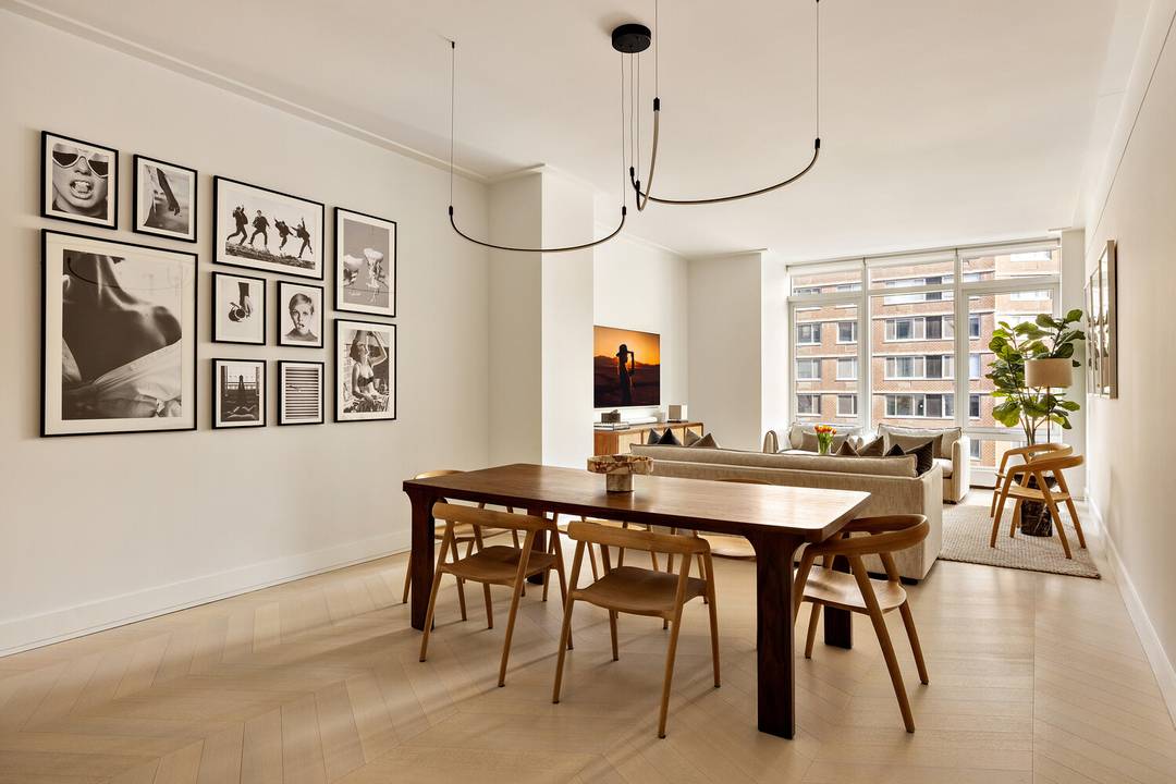 Classic, historic New York, collides with the Upper West Side, at one of the city's most sought after addresses, unit 7B is a testament to what the modern NYC luxury ...