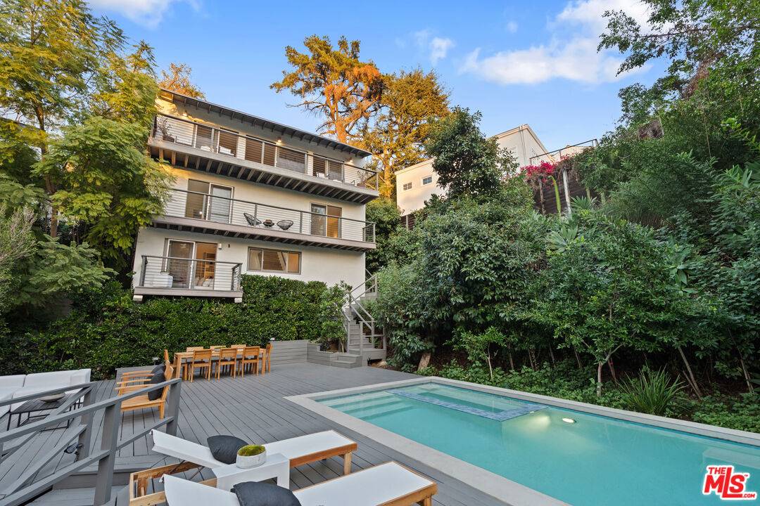 2753 La Cuesta Dr 4BR Hollywood Hills East La