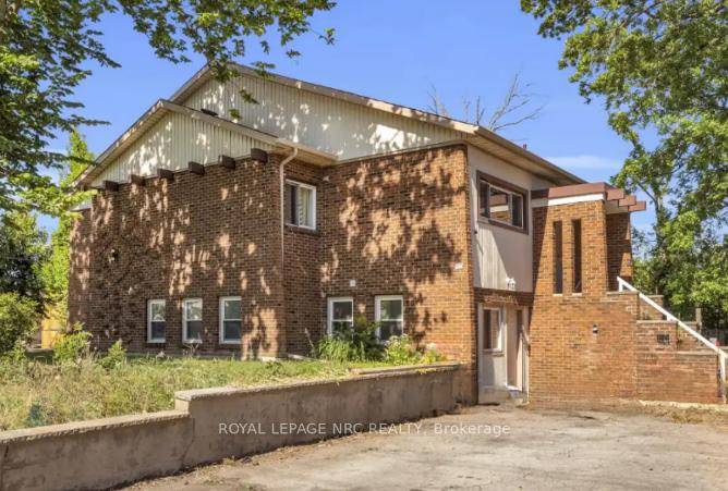 Welcome to this spacious 5 bedroom, 3 bath raised bungalow offering over 3000 sq.