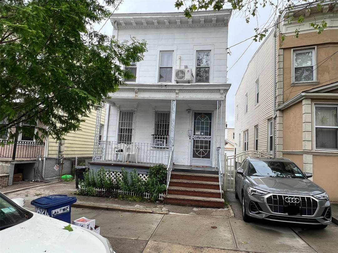 Discover this exceptional 1 family home featuring 4 bedrooms and 2 full baths.