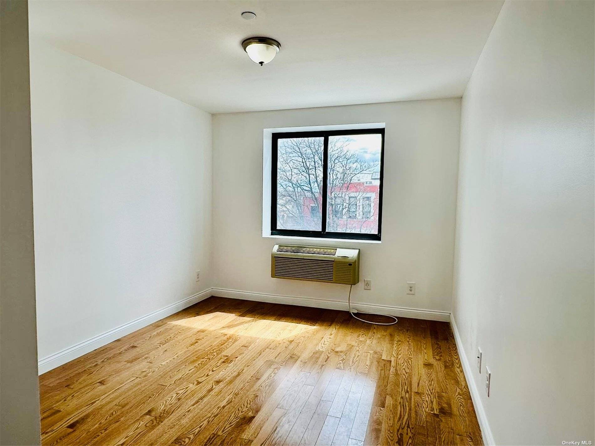 Prime Location, Brand new never lived in units.