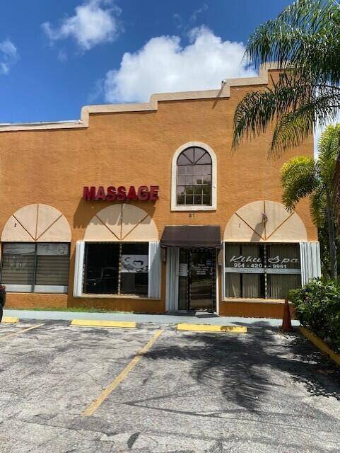 This is a commercial rental listing.