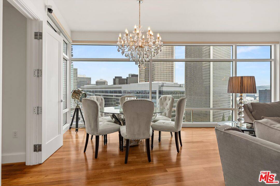 1  W Century Dr 3BR Beverlywood La