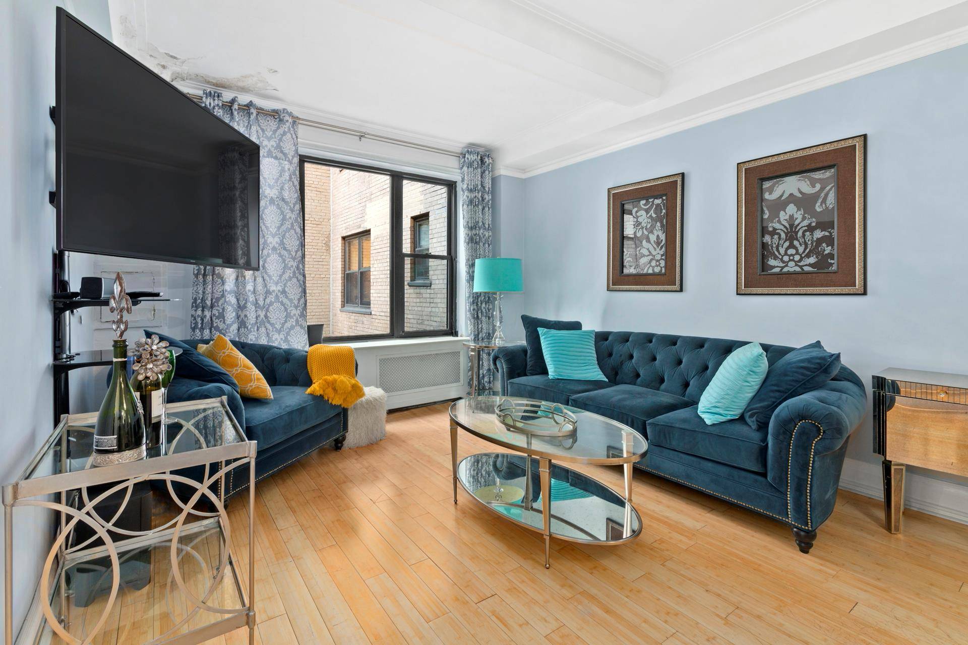 Rarely available one bedroom in a 24 hour doorman building on Park Avenue.