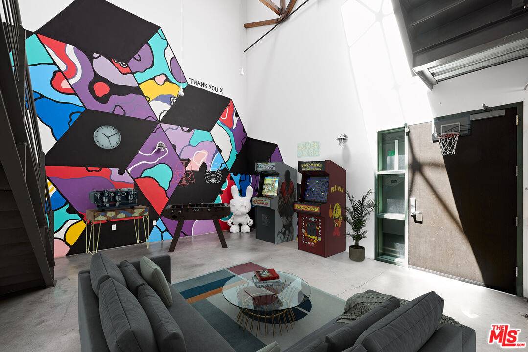 1046 Princeton Dr 1BR Marina Del Rey La