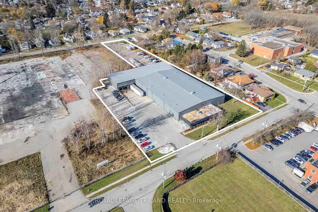Immaculate and well maintained warehouse facility strategically located in the northeast end of the City of St.