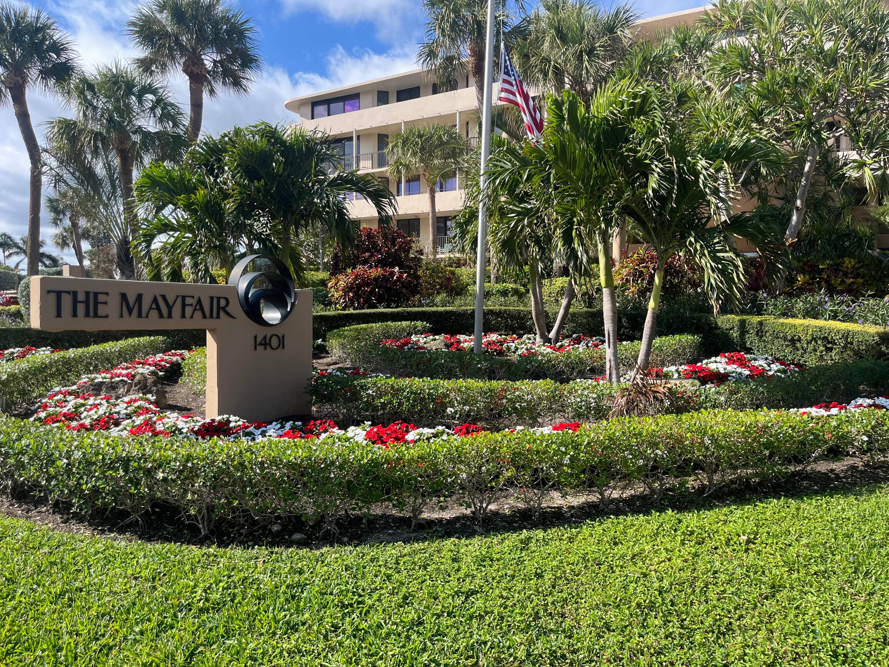Fabulous A1A Boca Raton Location just a few feet to the OCEAN and BEACH !