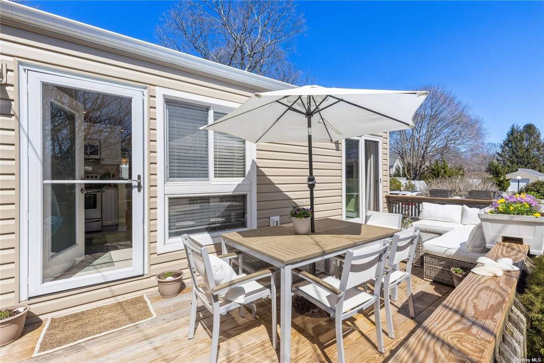 Experience refined coastal comfort in this elegant one bedroom condominium in Hampton Bays, NY.