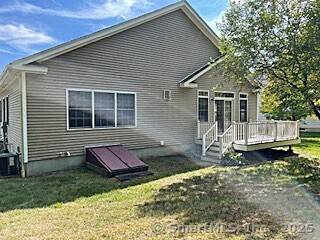 Sought after location in Hunt Glen, an active 55 community.