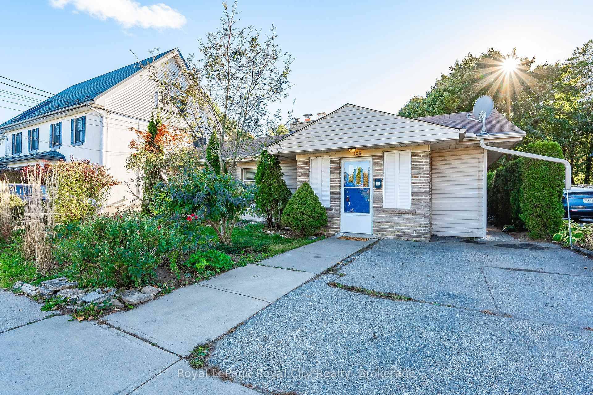 2 Bedroom 1 Bath Home Directly Across from Exhibition Park !