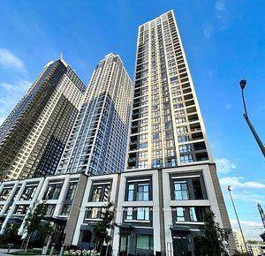Amazing 1 year New Townhouse Featuring 3 Beds, 3 Baths With 9Ft Ceiling In Bloor Promenade Condo Tower Built By Tridel !