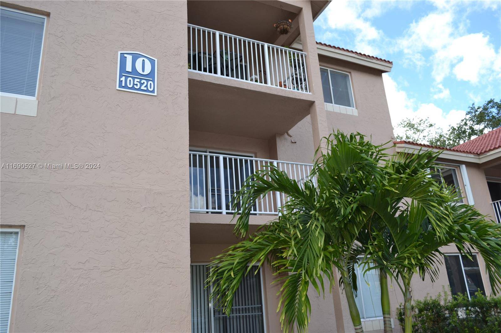 Just listed ! Spacious 2 bedroom, 2 bath condo in The Hammocks.