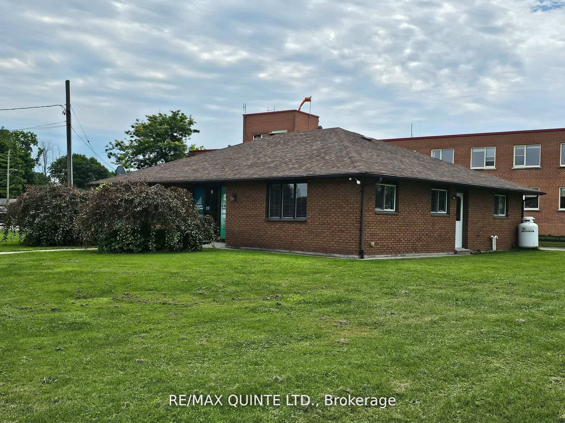 Welcome to Unit B 1 McFarland Drive is the perfect location being very close to the current hospital.