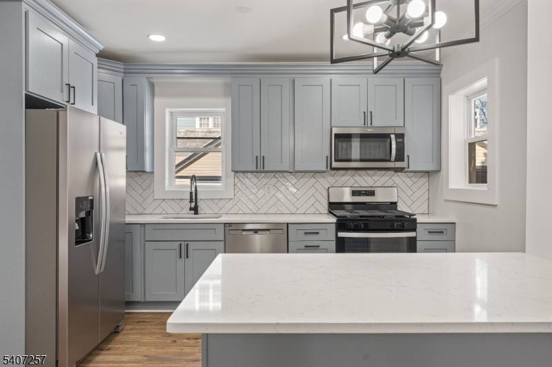 Welcome to 18 Hilton Avenue !