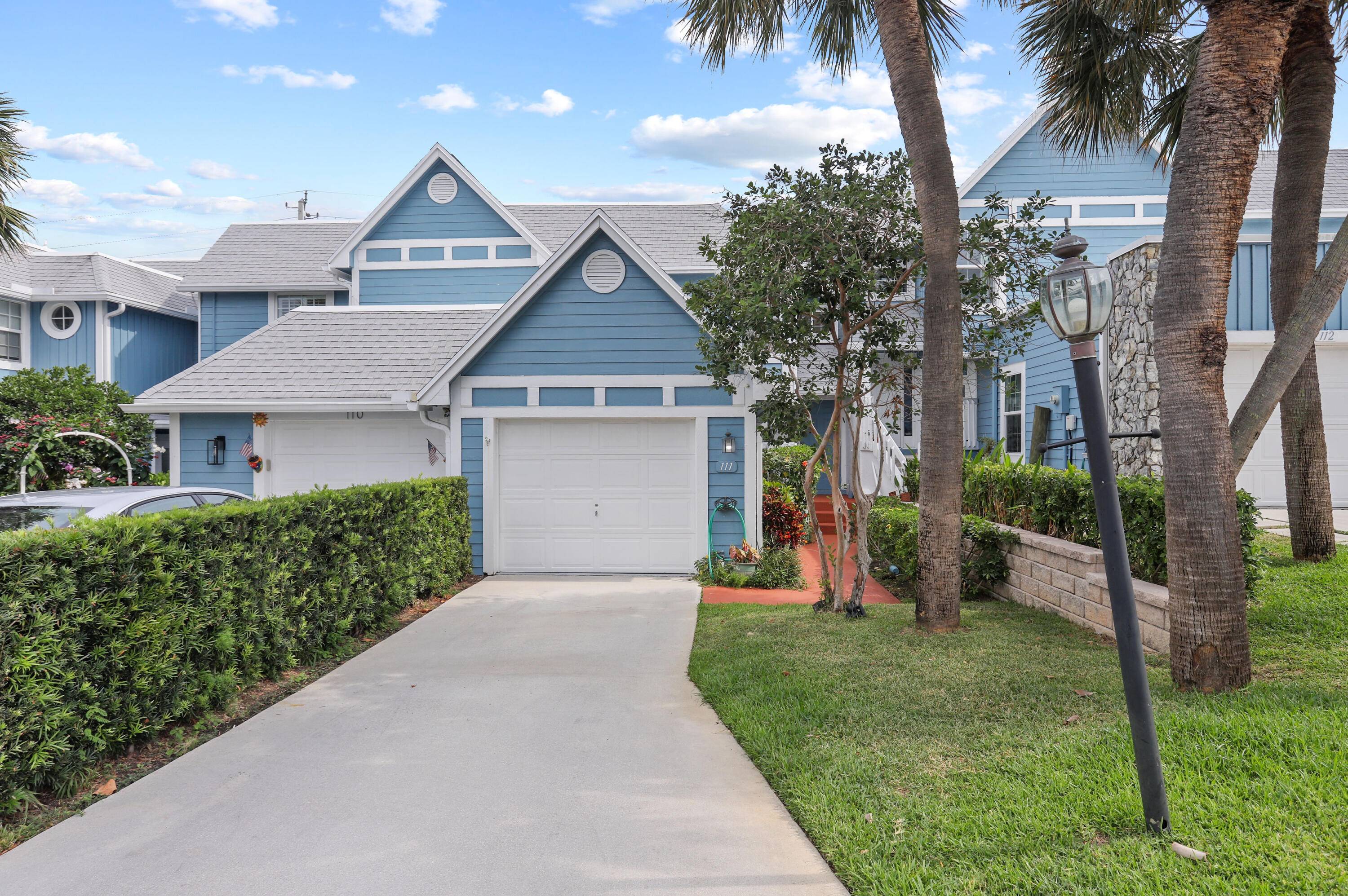 Completely renovated 2 Bedroom Townhome with Garage is now available in the highly sought after gated community of Villas of Ocean Dunes.