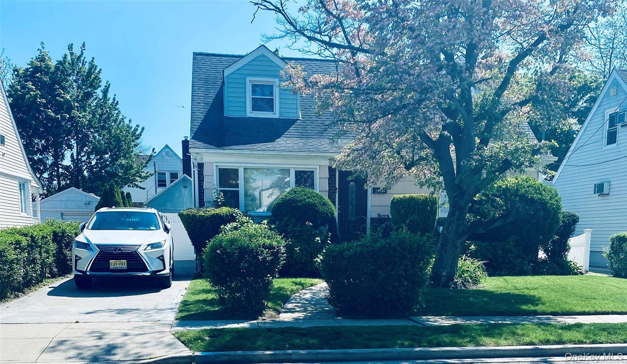 Welcome to 204 beech St valley stream NY 11580, this beautiful and well maintained house is perfectly nestled in the desirable area of valley stream.