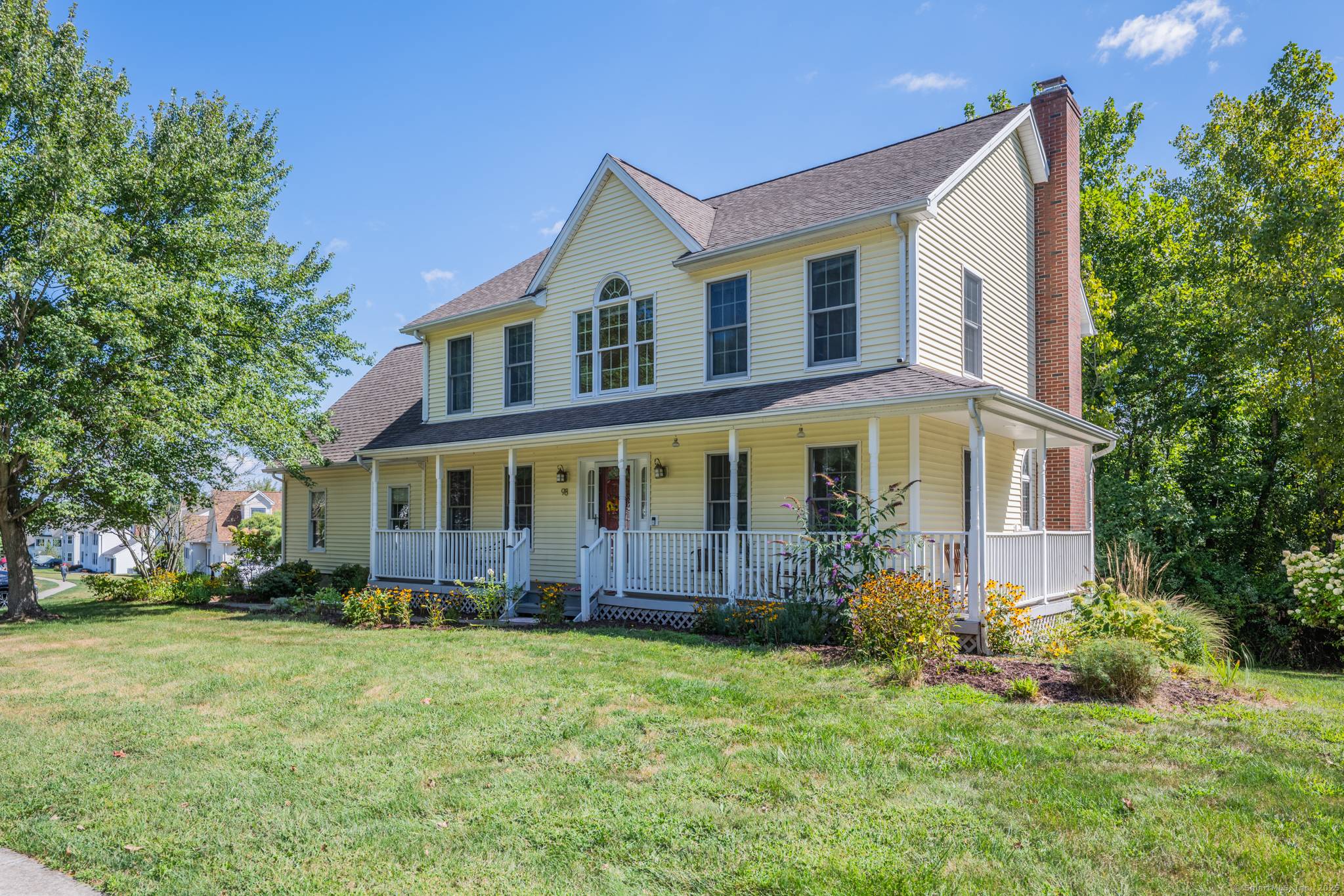 CENTER HALL COLONIAL 4 bed, 3.
