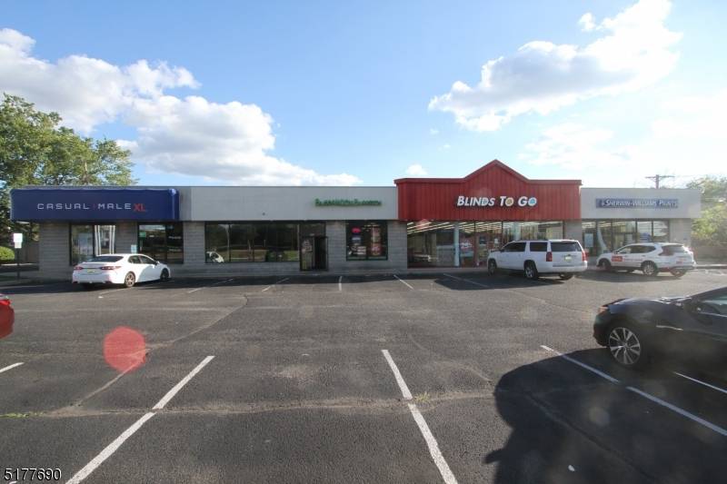 UNBELIEVABLE LOCATION, LOCATION, LOCATION, 3400 SF RETAIL STORE IN STRIP CENTER ON RT 22 EAST DIRECTLY ACROSS FROM BRIDGEWATER COMMONS MALL AND WALKING DISTANCE TO SOMERVILLE HIGH SCHOOL, ADJANCENT STORE ...