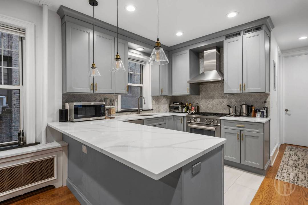 Designer Renovated Home On Central Park Main Highlights Fully gut renovated, owner designed co op home not your typical rental Spacious one bedroom Windows in every room High ceilings throughout ...