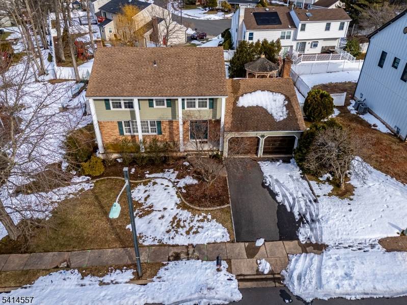 Beautiful North Edison Colonial in a desirable location.