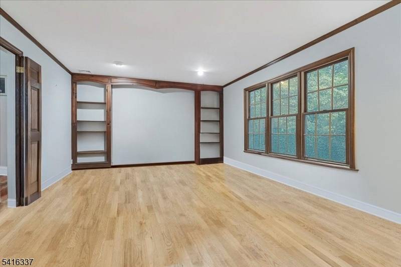 Private 6 Bedroom Colonial on 1.