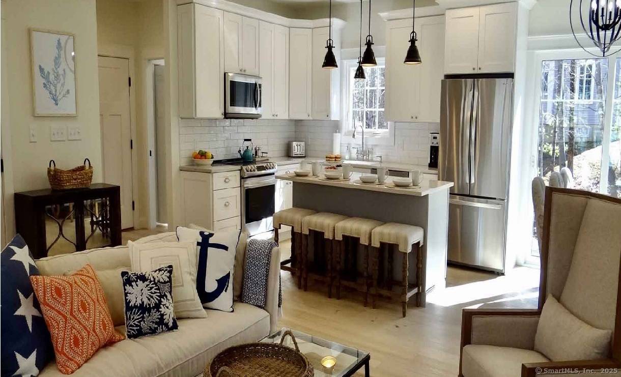 3 BDRM 2. 5 BTH 2100 SQFT New construction to be built.