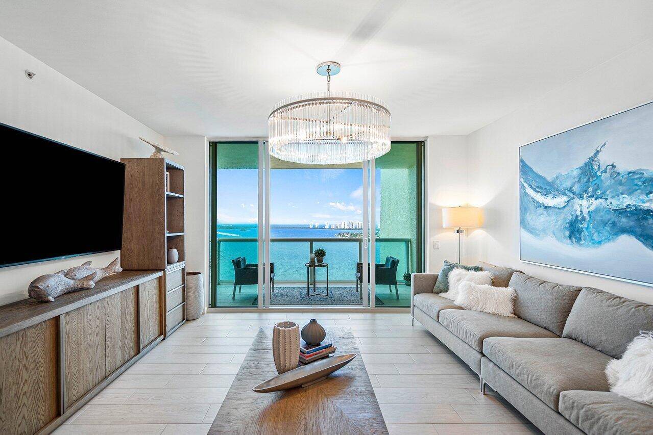 COMPLETELY REMODELED in 2021 EXQUISITELY FURNISHED !