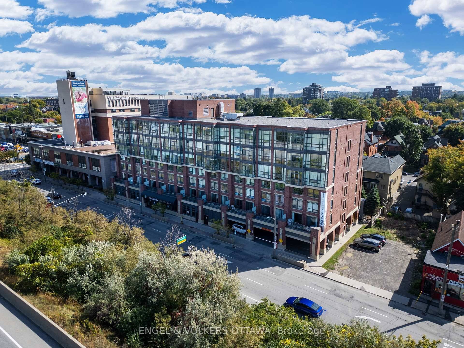 Rarely available retirement condo in the Glebe.