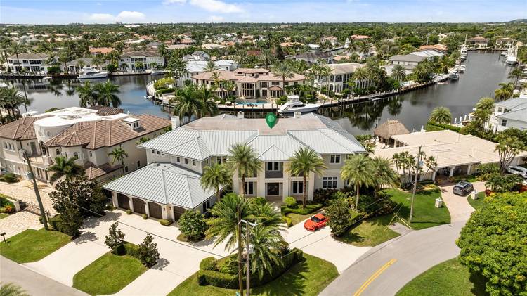 Established on a Premier widewater corridor just 5 minutes from the open ocean, this transitional waterfront estate offers exceptional scale, privacy, and yachting access in the niche enclave of Lighthouse ...