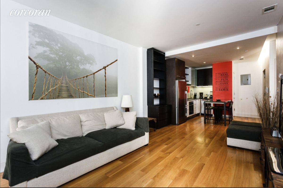 NEWLY RENOVATED 2 BED 1 BA IN WILLIAMSBURG Welcome to 351 South 3rd !