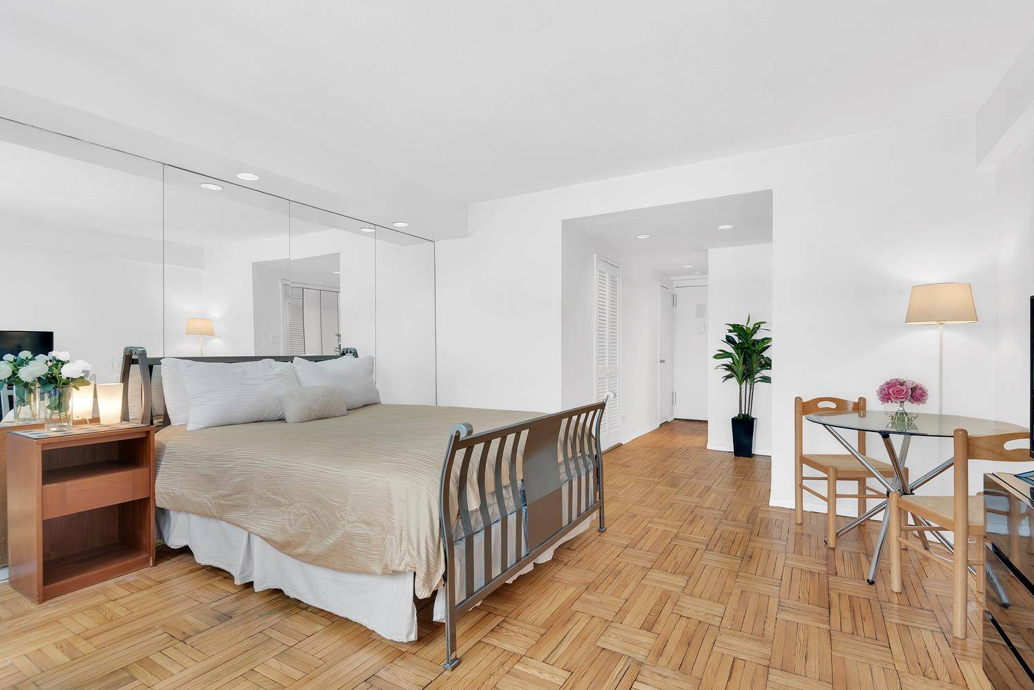 NEW TO MARKET ! ! ! Beautiful, bright and airy, cozy, spacious, studio featuring wall of windows, hardwood floors, separate galley kitchen with granite floors, dishwasher, and abundant cabinet space.