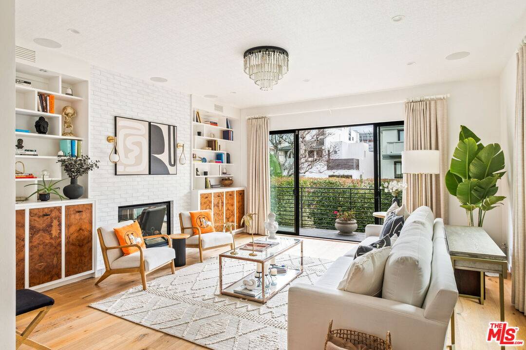 129 Outrigger Mall 4BR Marina Del Rey La