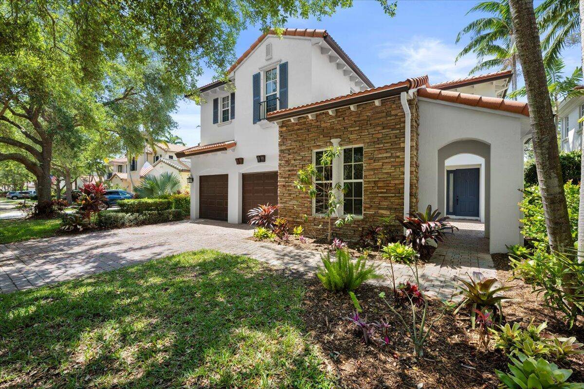 Light Bright, Prime Location, Rare 5 Bed 4.