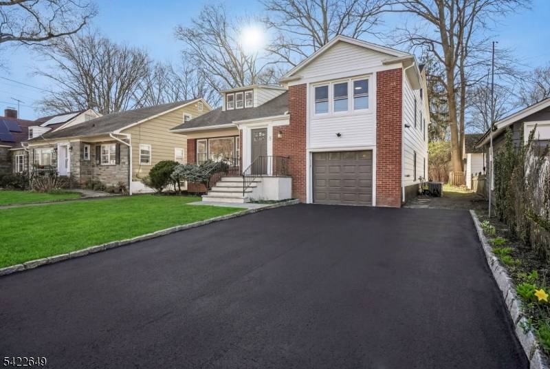 Welcome to this fully renovated 3 bedroom, 3.