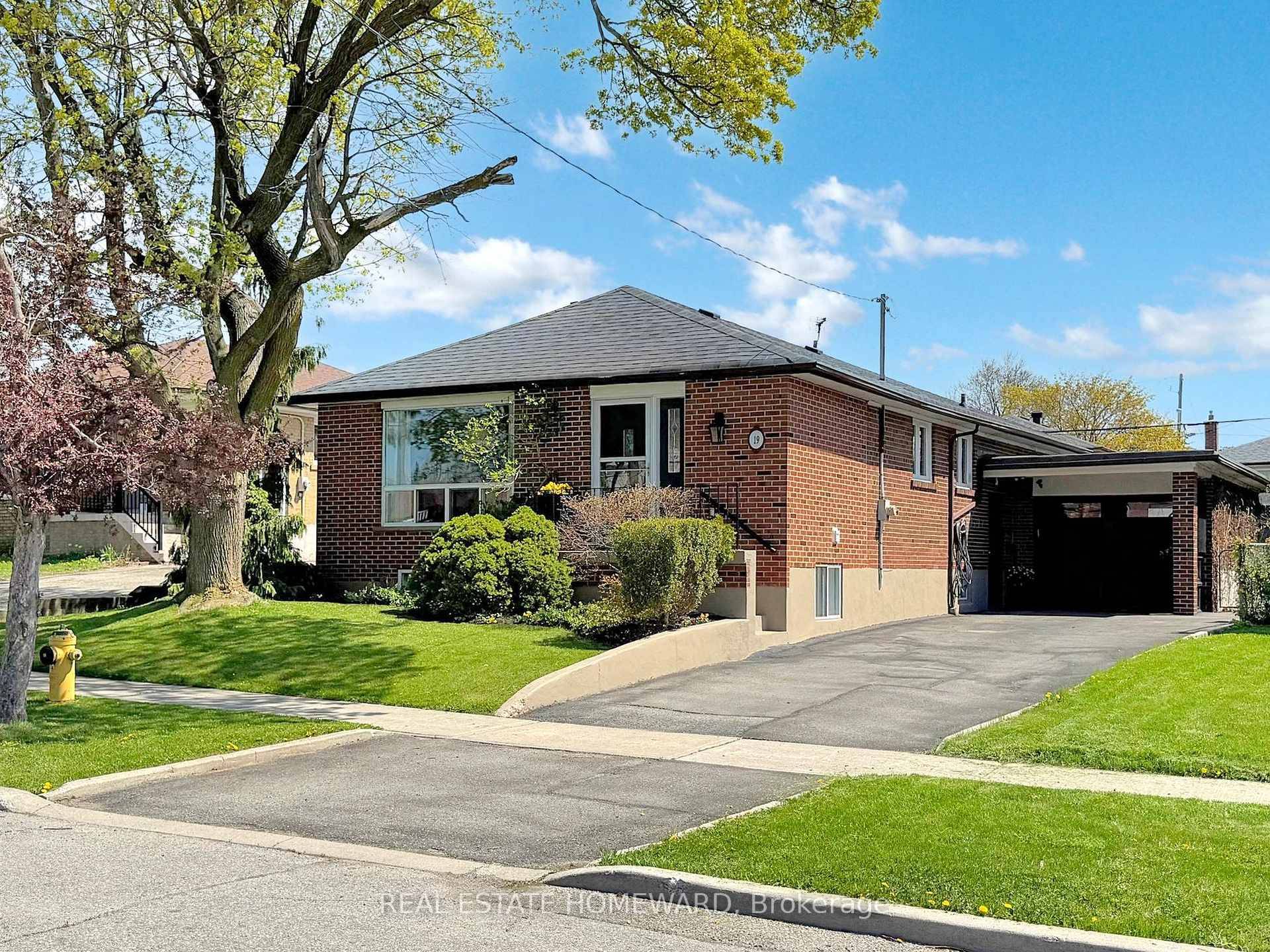 Golden Opportunity ! Dynamite bungalow with brick A D D I T I O N, adding approx 520 sq ft of valuable living space across both levels.
