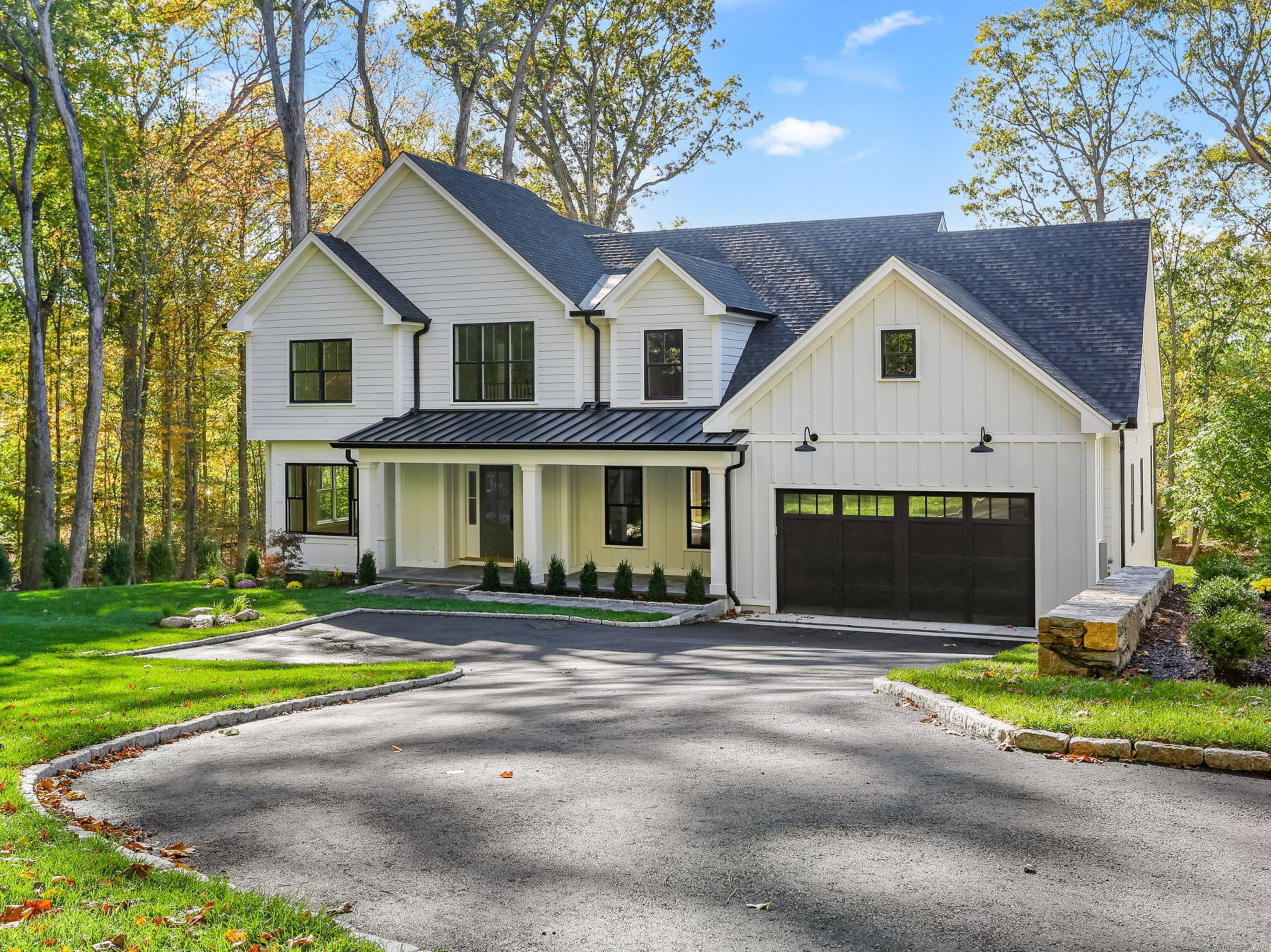 New Construction in Stamford's Mid Ridges !