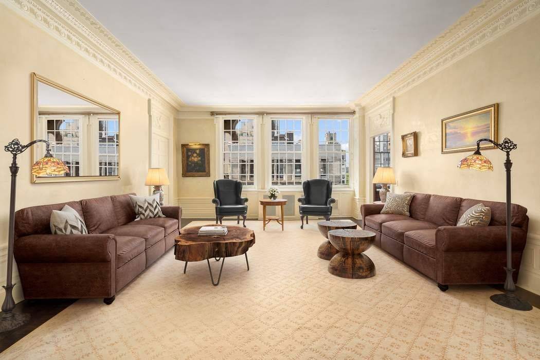 Designed by renowned architects Harde amp ; Short in 1906 and classified as a landmark in 1977, 45 East 66th Street is distinctive for its magnificent gothic inspired terra cotta ...