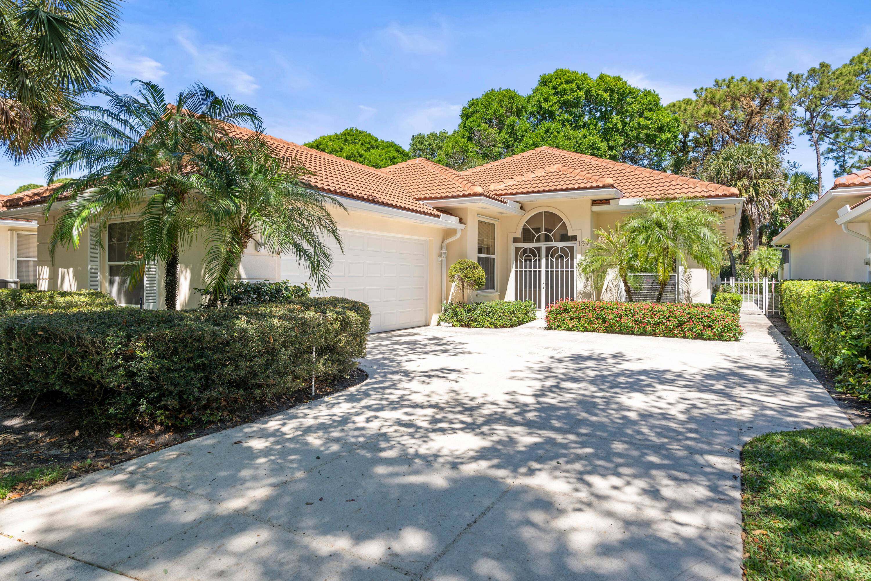 Bedford extended model featuring a spacious fenced backyard with room for a pool, perfect for children entertaining.