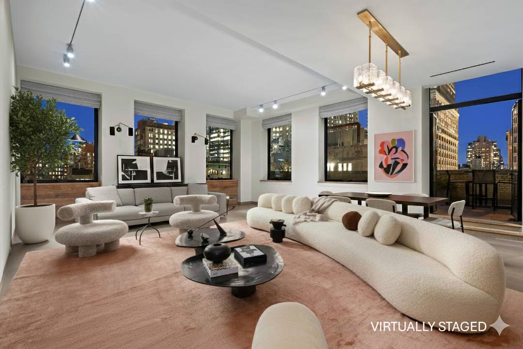 Residence 1506 at 88 Lexington Ave offers the rare combination of indoor outdoor living, full service luxury, and central location from Madison Square Park.