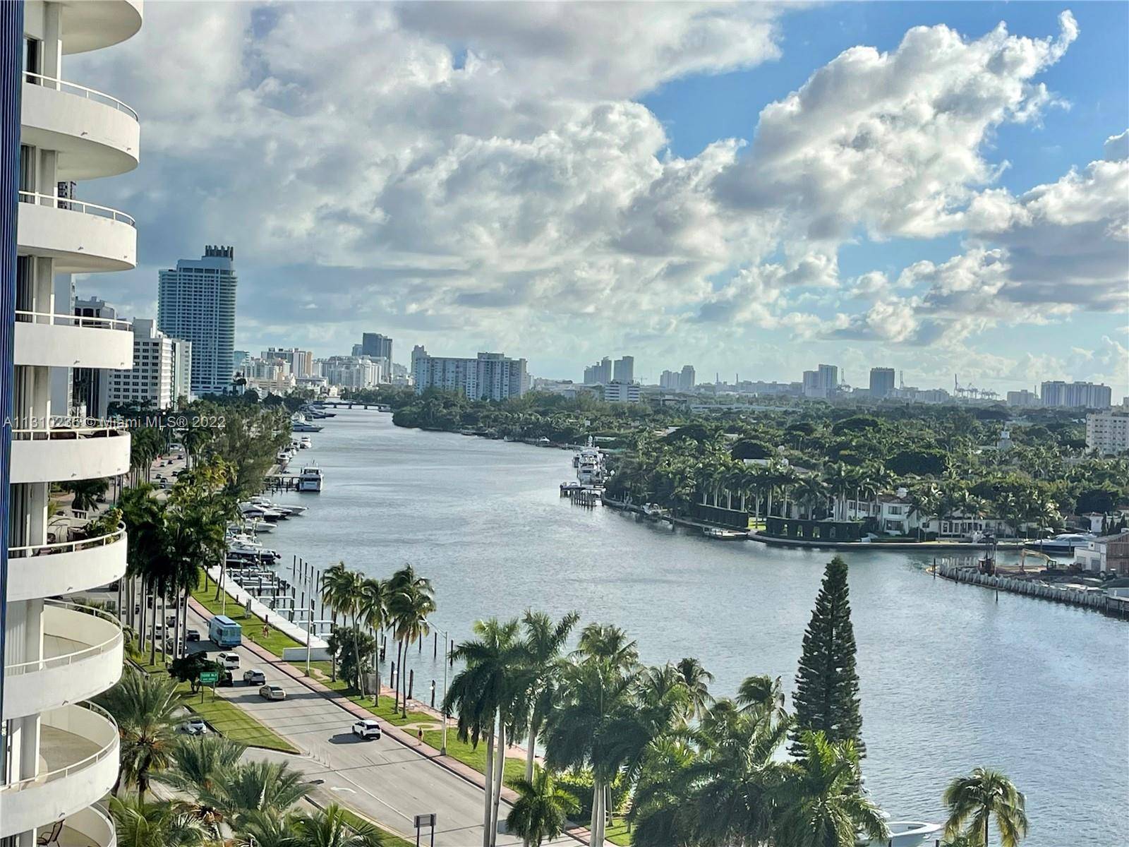 Great apartment fully furnished in a resort condo hotel with direct beach access.