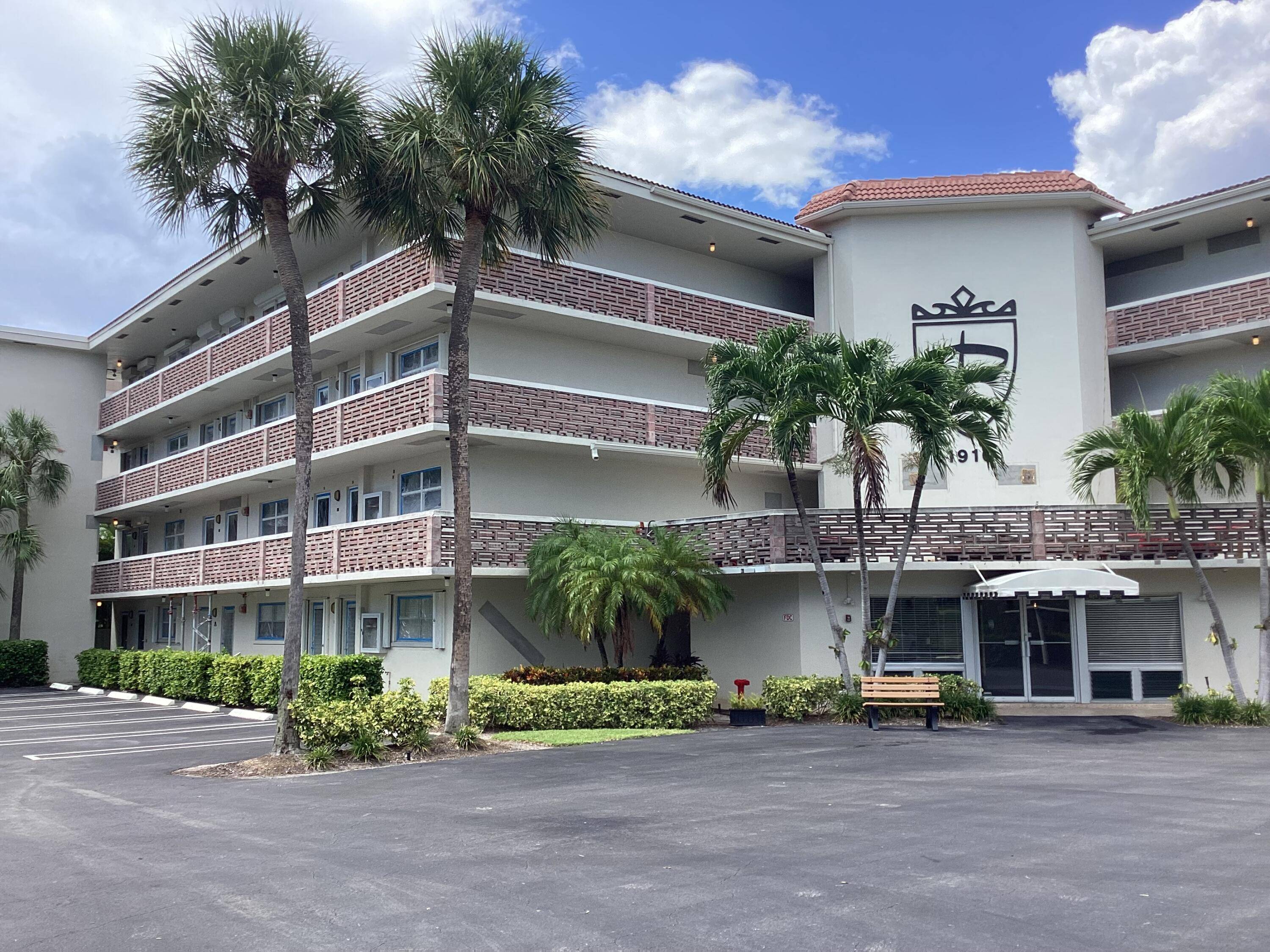 GREAT SEASONAL RENTAL 2 2 CONDO WITH RENOVATED OPEN KITCHEN UPDATED BATHROOMS TILE THRU OUT VERY NICELY FURNISHED FOR ALL YOUR NEEDS JUST BRING YOUR CLOTHES AND TOOTHBRUSH.