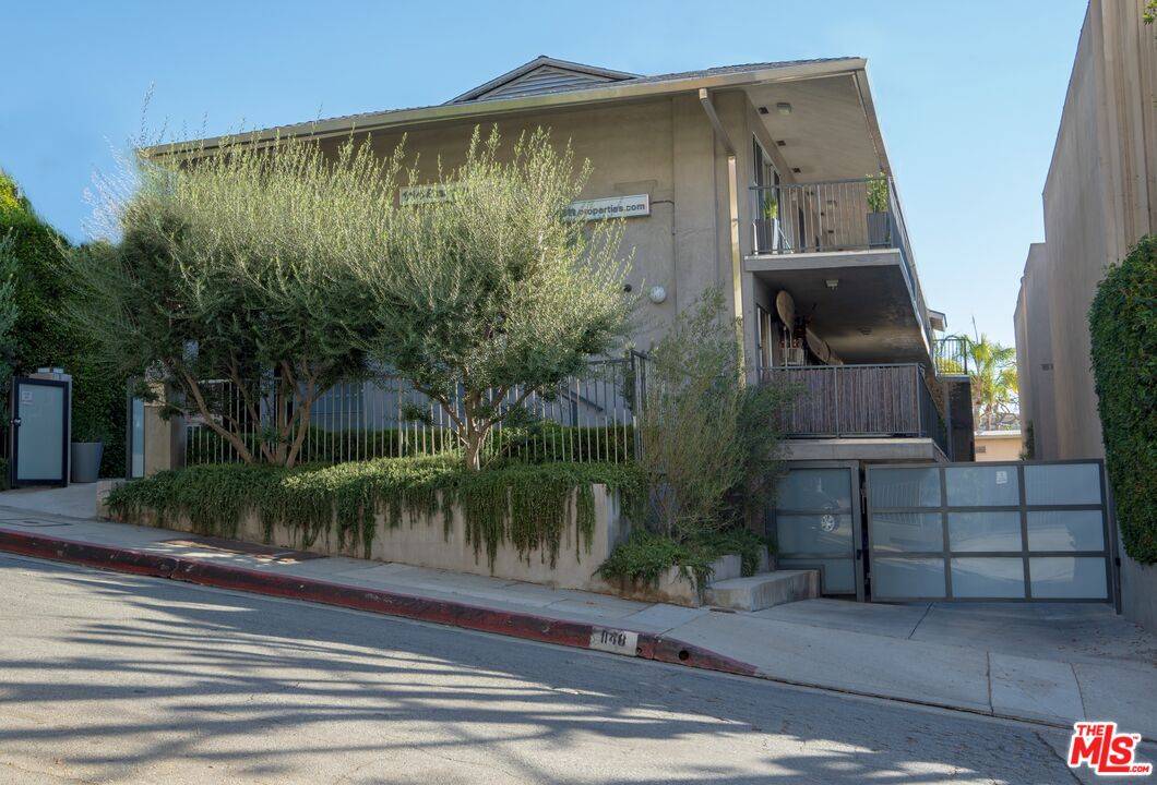 1148 N Clark St 2.0 Sunset Strip LA