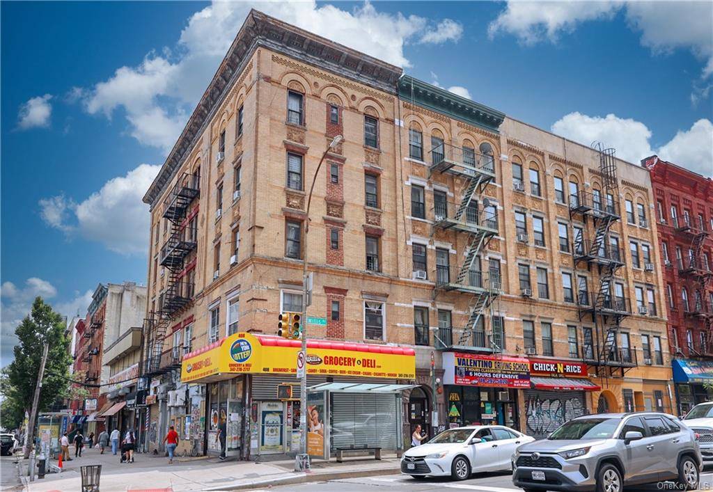 HEART OF SOUTH BRONX FEW BLOCKS AWAY FROM WILLIS AVE BRIDGE TO MANHATTAN AMAZINGLY BUSY HIGH TRAFFIC WILLIS AVE AND E 138TH ST PRIME CORNER LARGE 25X70 BUILDING SIZE 8 ...