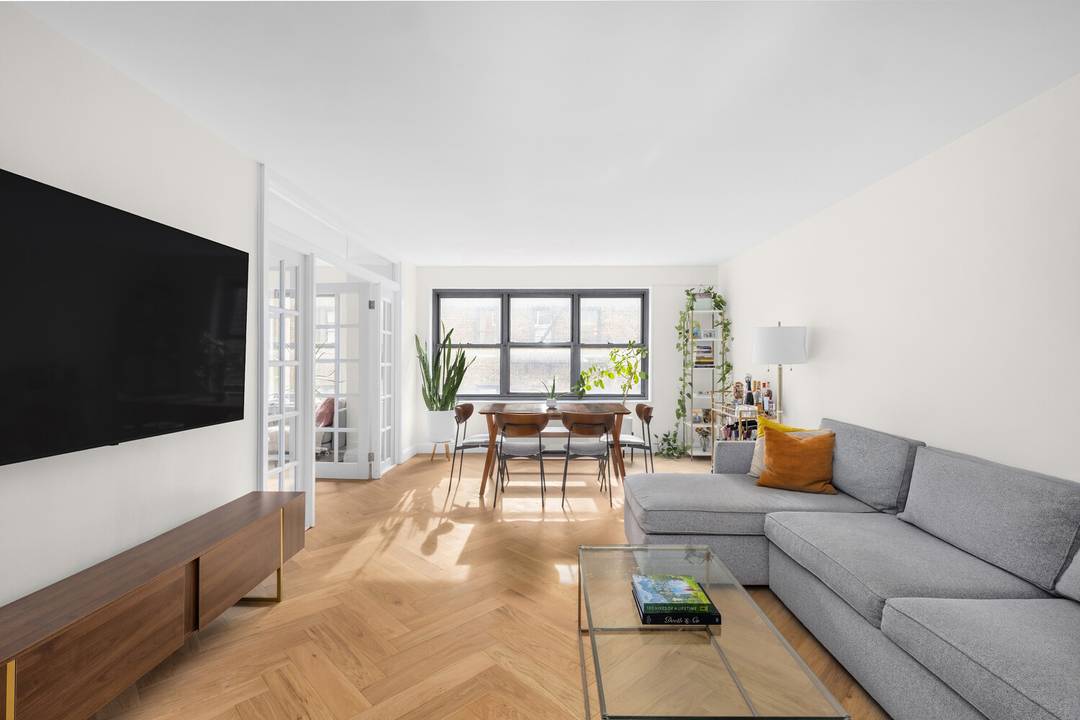 Impeccably Renovated Greenwich Village Gem at 60 West 13th Street, Unit 7F Experience the perfect blend of timeless elegance and modern luxury in this fully gut renovated, oversized one bedroom ...